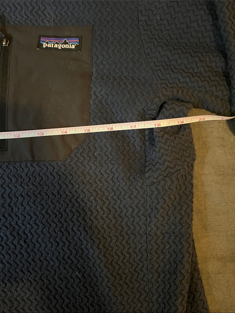 Patagonia R1 Air Zip pullover - Picture 2 of 6